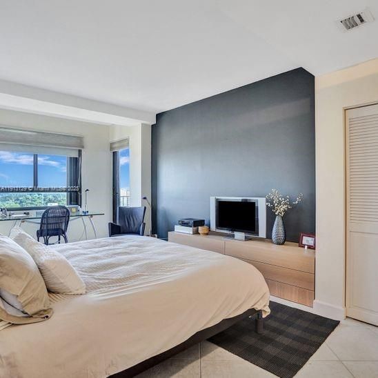 For Rent: $9,900 (3 beds, 3 baths, 2001 Square Feet)