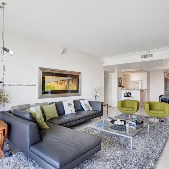 For Rent: $9,900 (3 beds, 3 baths, 2001 Square Feet)