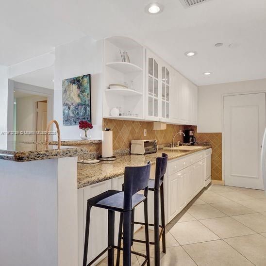 For Rent: $9,900 (3 beds, 3 baths, 2001 Square Feet)