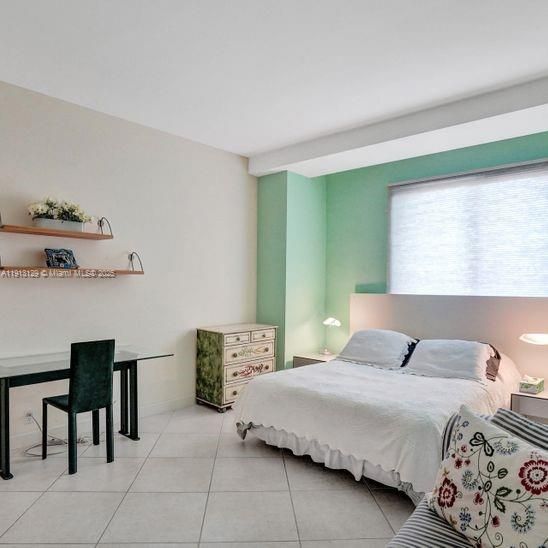 For Rent: $9,900 (3 beds, 3 baths, 2001 Square Feet)