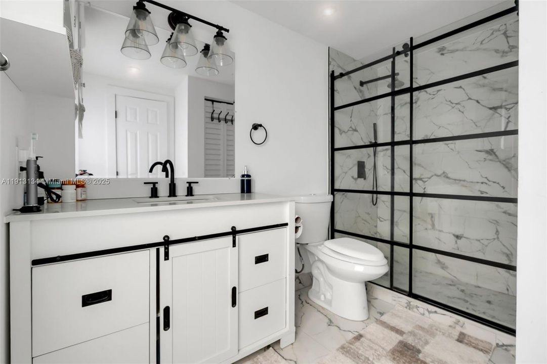 For Sale: $599,000 (6 beds, 3 baths, 1035 Square Feet)