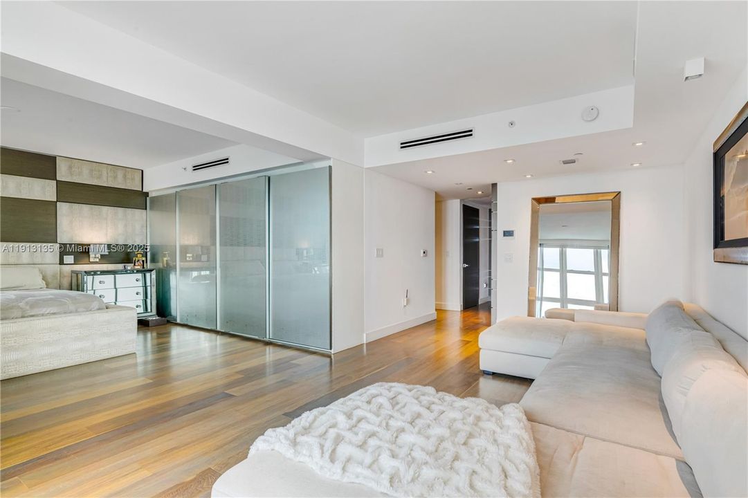 For Sale: $3,890,000 (5 beds, 5 baths, 0 Square Feet)