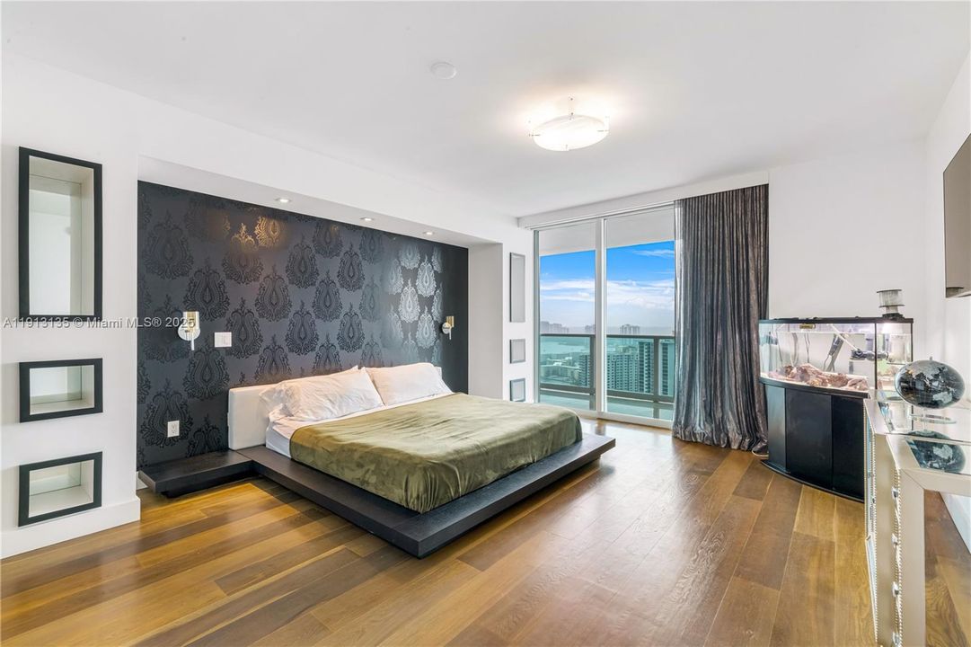 For Sale: $3,890,000 (5 beds, 5 baths, 0 Square Feet)