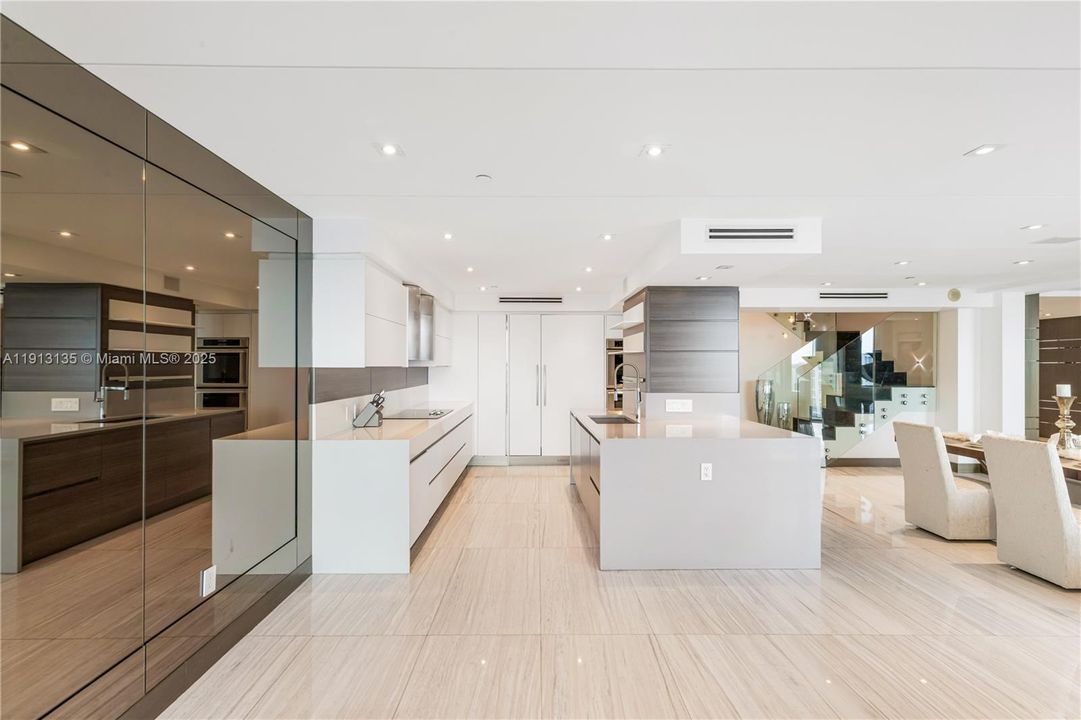 For Sale: $3,890,000 (5 beds, 5 baths, 0 Square Feet)