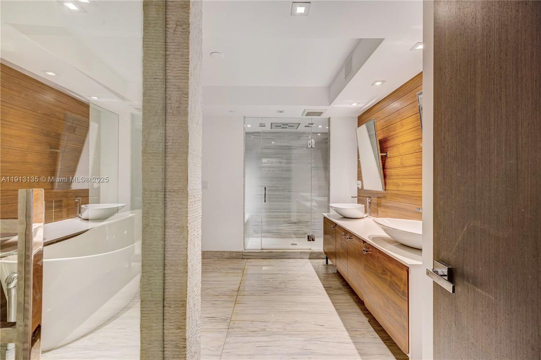 For Sale: $3,890,000 (5 beds, 5 baths, 0 Square Feet)