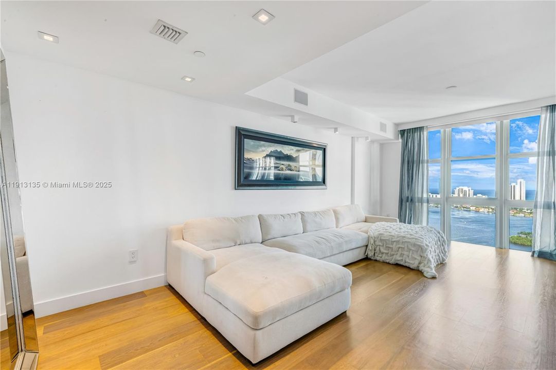 For Sale: $3,890,000 (5 beds, 5 baths, 0 Square Feet)