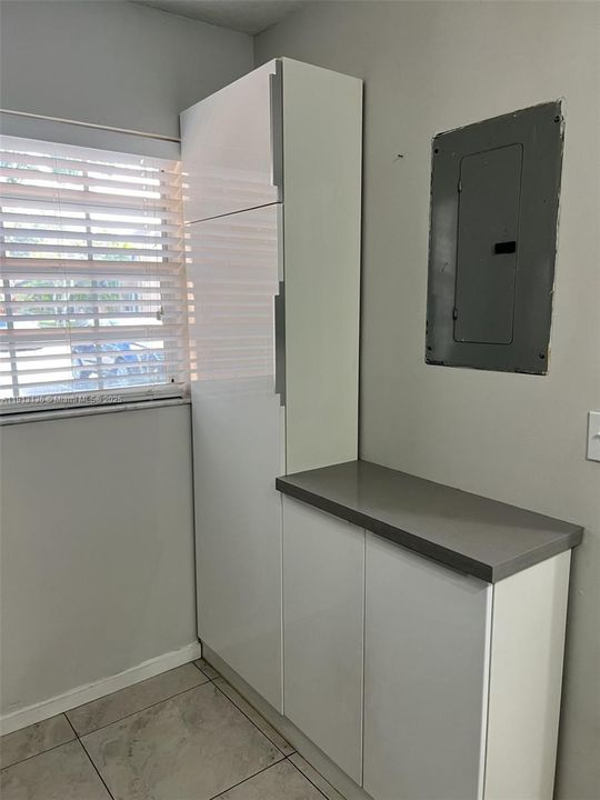 Active With Contract: $2,250 (2 beds, 2 baths, 914 Square Feet)