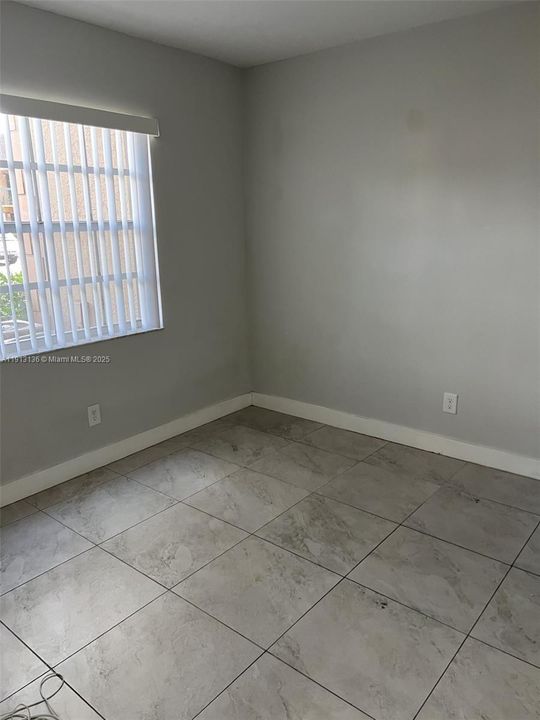 Active With Contract: $2,250 (2 beds, 2 baths, 914 Square Feet)