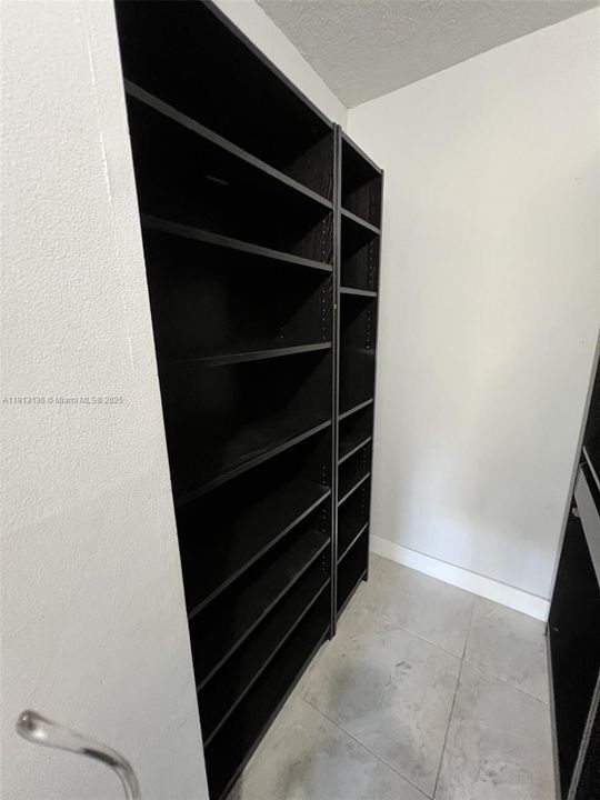 Active With Contract: $2,250 (2 beds, 2 baths, 914 Square Feet)