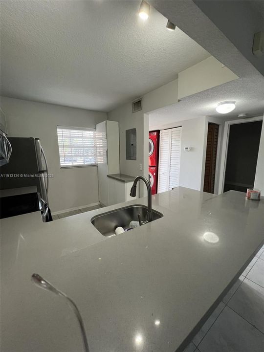 Active With Contract: $2,250 (2 beds, 2 baths, 914 Square Feet)