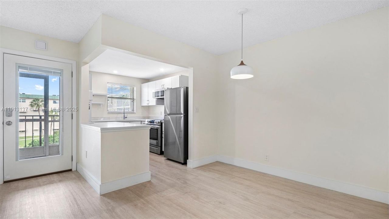 For Sale: $130,000 (1 beds, 1 baths, 800 Square Feet)