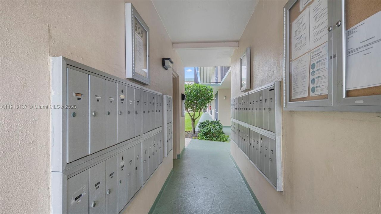 For Sale: $130,000 (1 beds, 1 baths, 800 Square Feet)