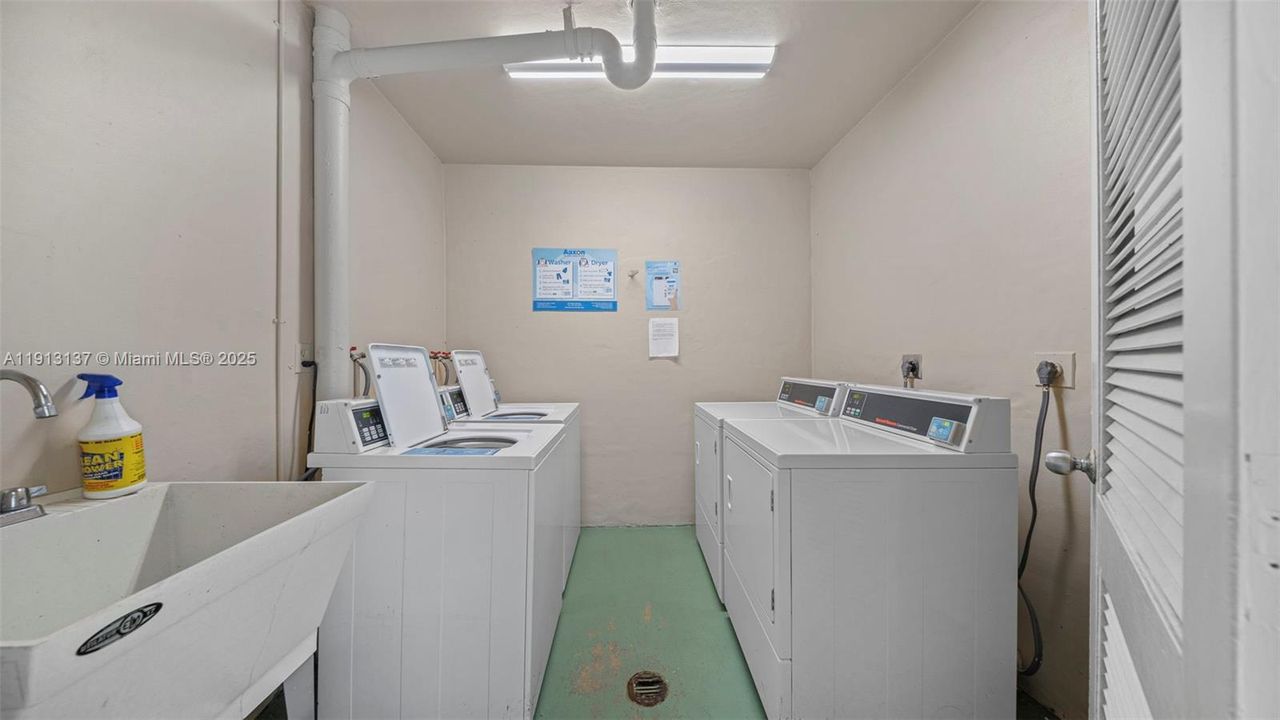 For Sale: $130,000 (1 beds, 1 baths, 800 Square Feet)