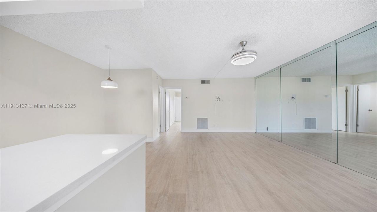 For Sale: $130,000 (1 beds, 1 baths, 800 Square Feet)