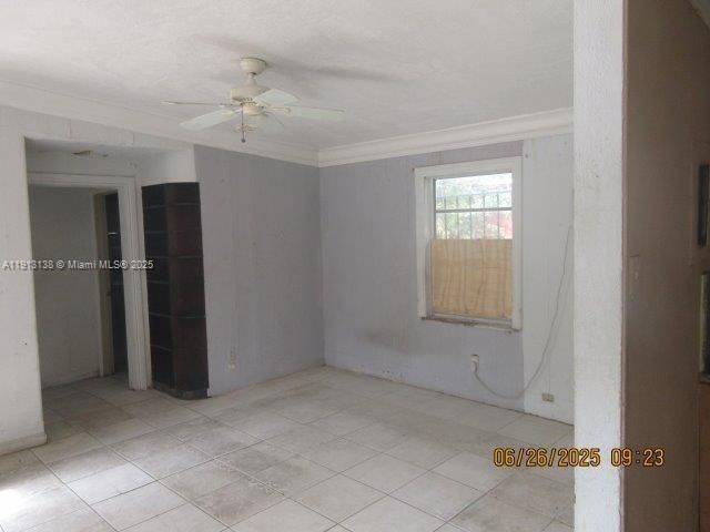 For Sale: $239,900 (2 beds, 1 baths, 937 Square Feet)