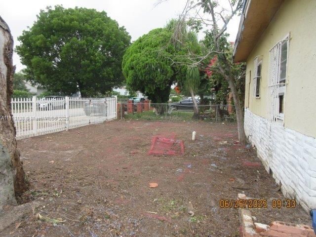 For Sale: $239,900 (2 beds, 1 baths, 937 Square Feet)