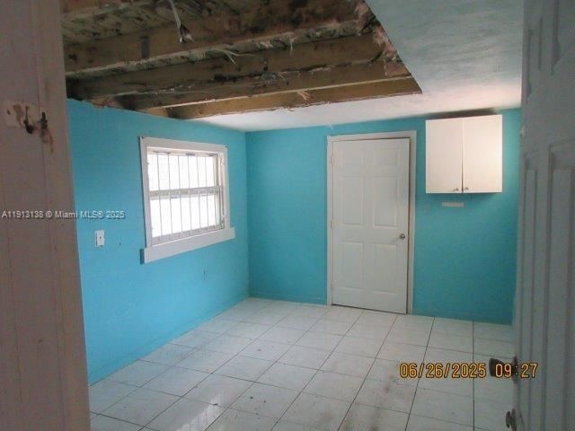 For Sale: $239,900 (2 beds, 1 baths, 937 Square Feet)