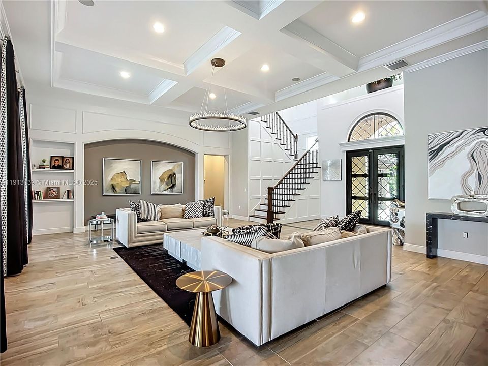 For Sale: $3,290,000 (5 beds, 6 baths, 5161 Square Feet)