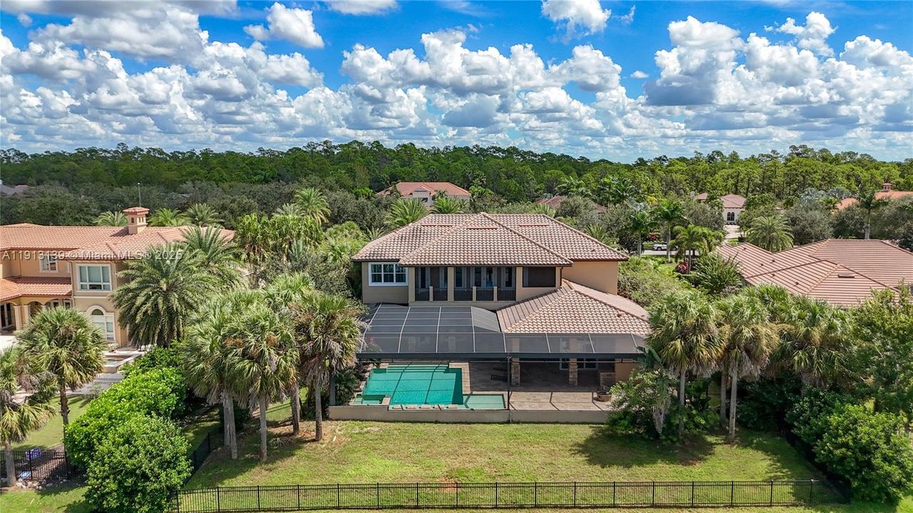 For Sale: $3,290,000 (5 beds, 6 baths, 5161 Square Feet)