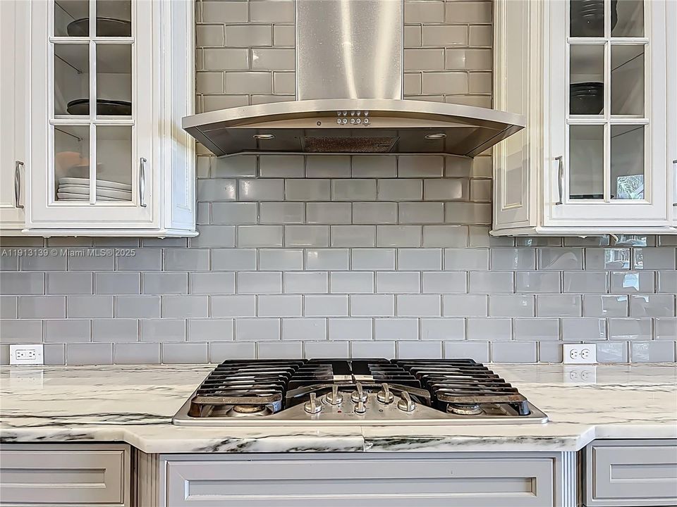 For Sale: $3,290,000 (5 beds, 6 baths, 5161 Square Feet)