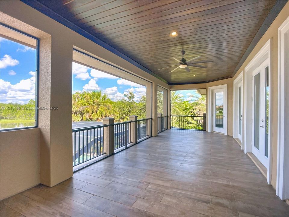 For Sale: $3,290,000 (5 beds, 6 baths, 5161 Square Feet)