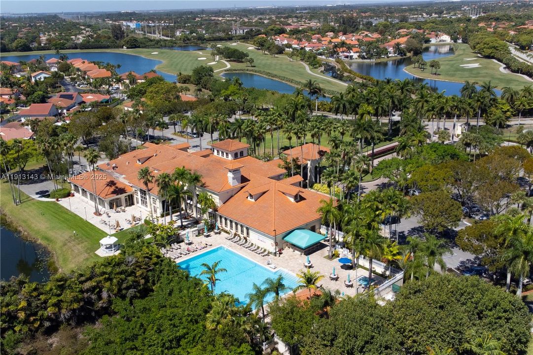 合同活跃: $3,700 (3 贝兹, 2 浴室, 1642 平方英尺)