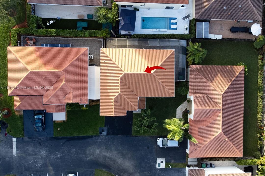 合同活跃: $3,700 (3 贝兹, 2 浴室, 1642 平方英尺)