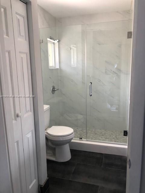 Active With Contract: $2,100 (2 beds, 2 baths, 990 Square Feet)