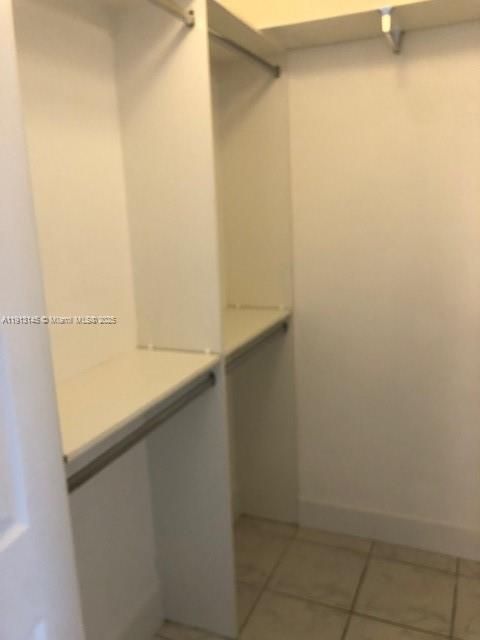 Active With Contract: $2,100 (2 beds, 2 baths, 990 Square Feet)