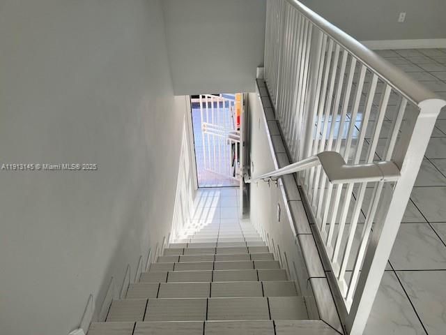 Active With Contract: $2,100 (2 beds, 2 baths, 990 Square Feet)