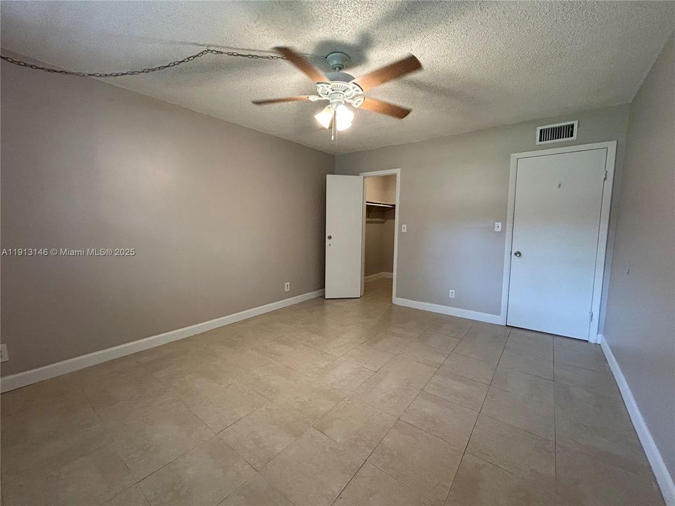 For Rent: $1,600 (1 beds, 1 baths, 720 Square Feet)
