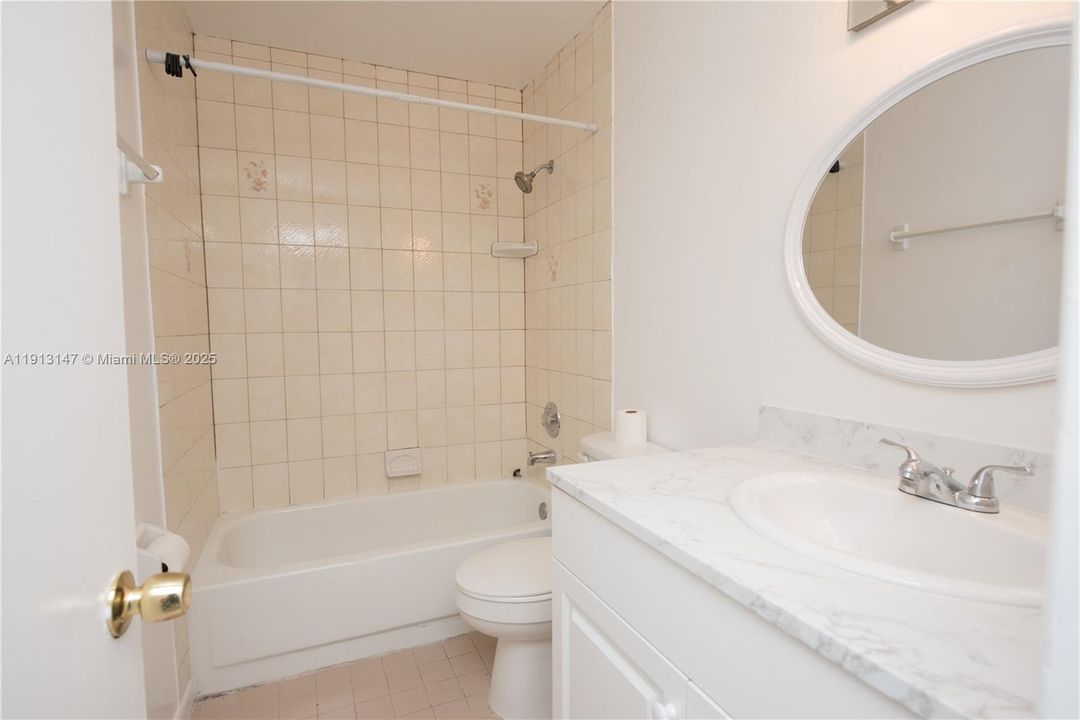 出租: $2,100 (3 贝兹, 2 浴室, 1195 平方英尺)