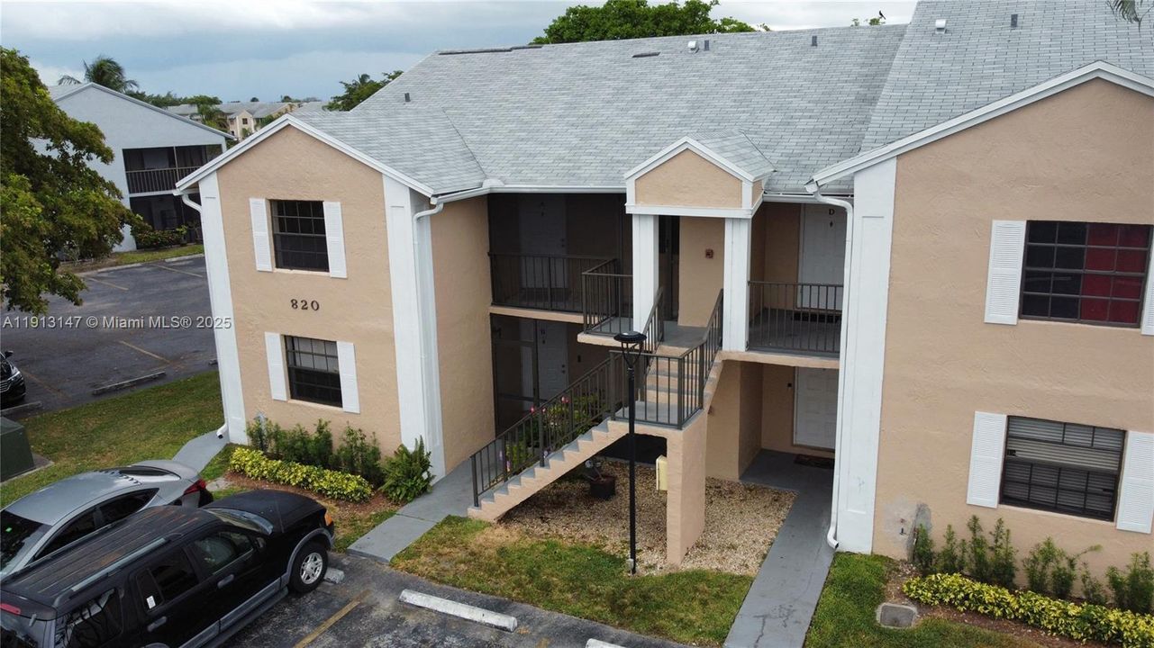 出租: $2,100 (3 贝兹, 2 浴室, 1195 平方英尺)