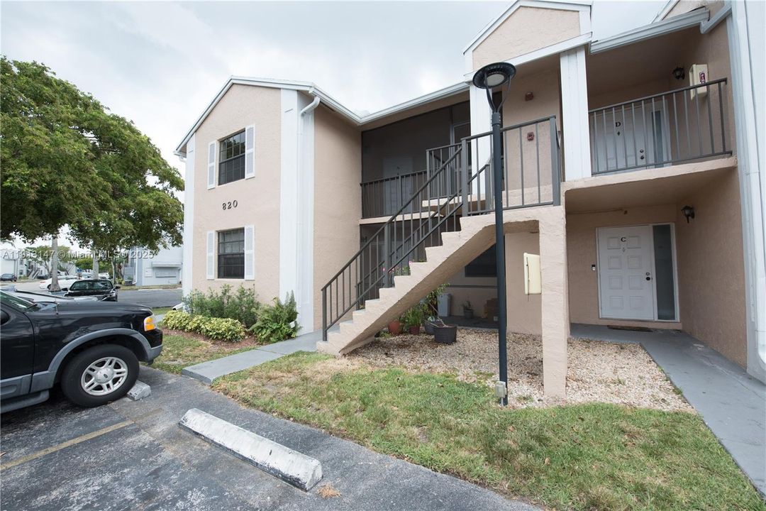 出租: $2,100 (3 贝兹, 2 浴室, 1195 平方英尺)