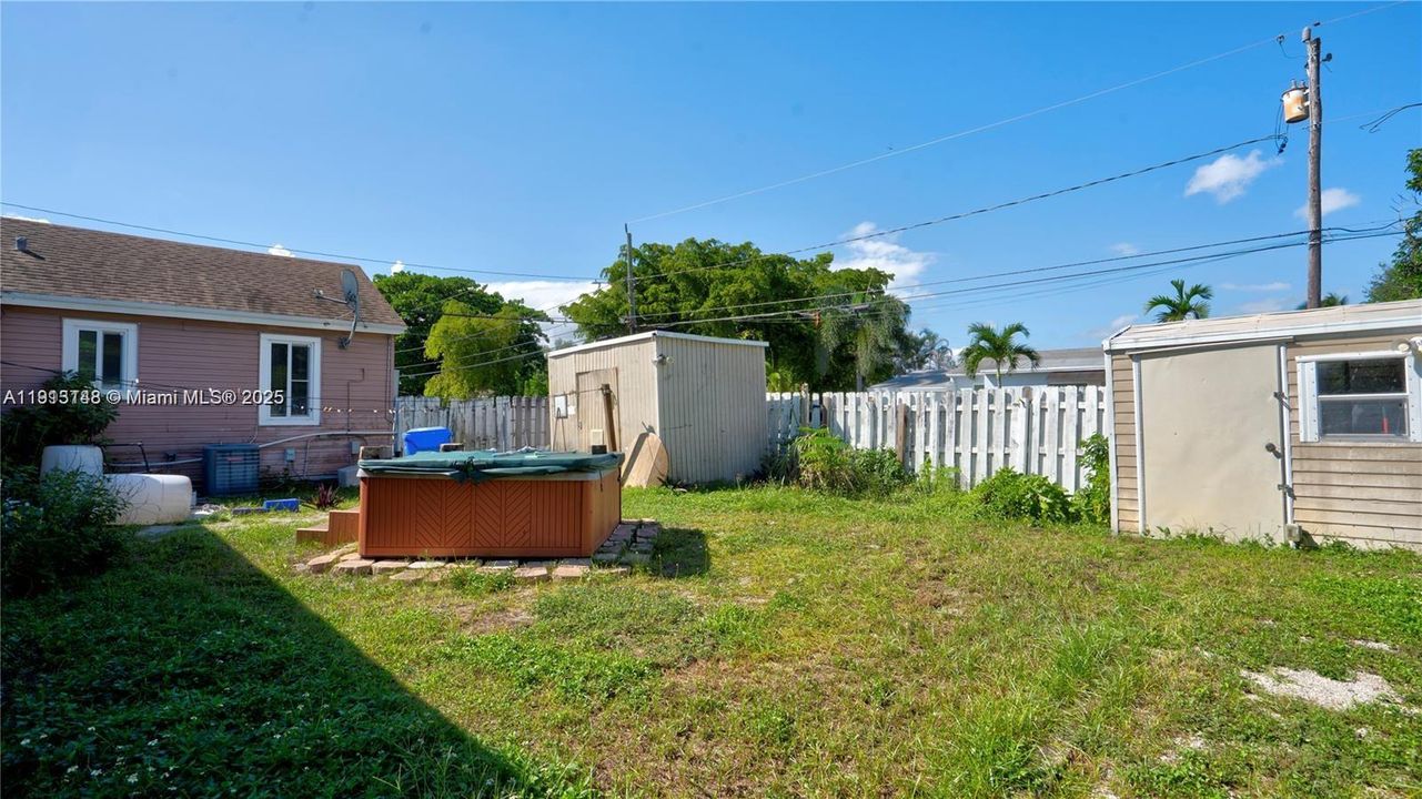 En Venta: $450,000 (0.15 acres)