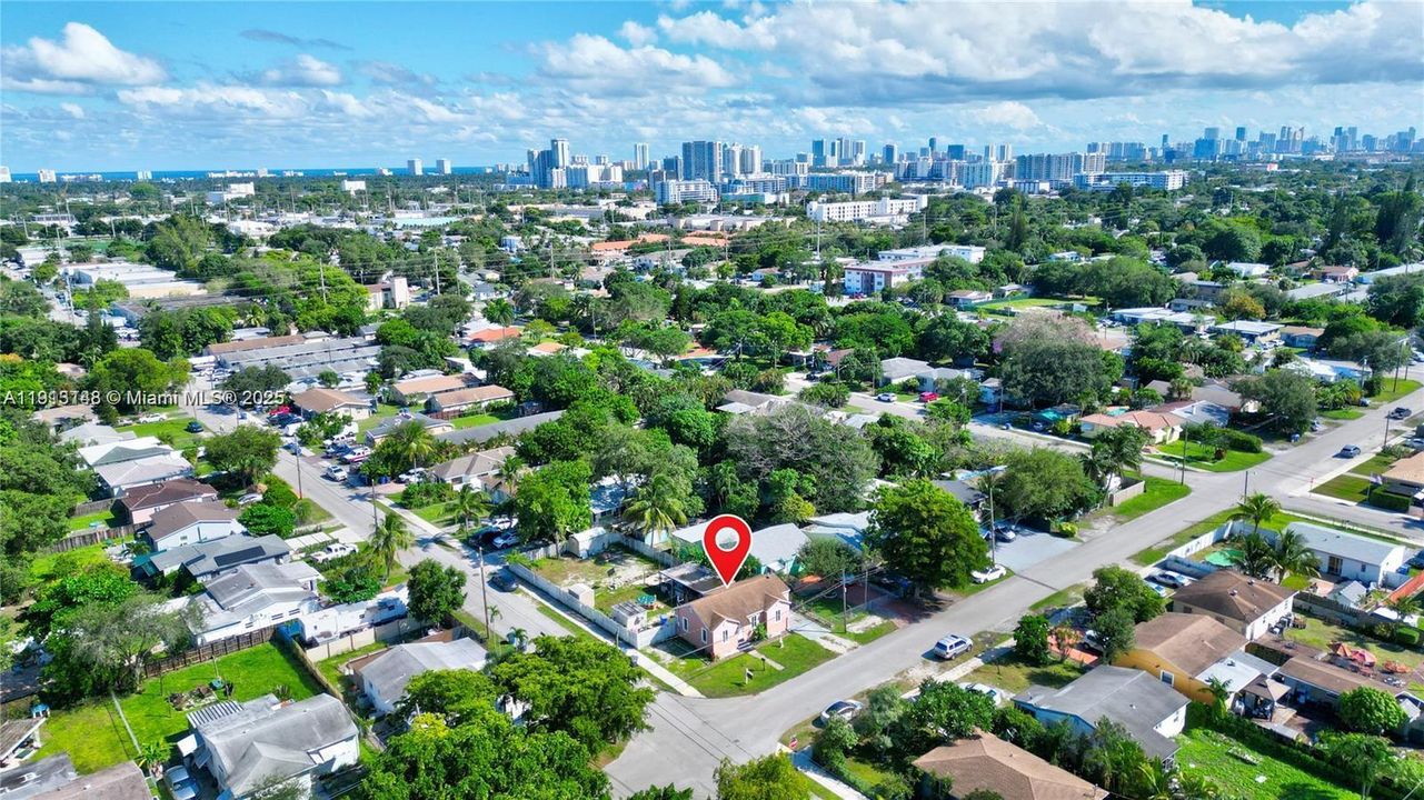 En Venta: $450,000 (0.15 acres)