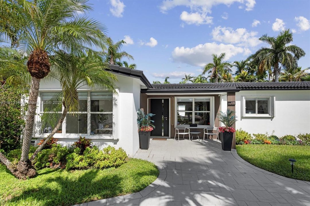 На продажу: $1,249,000 (5 спален, 3 ванн, 2502 Квадратных фут)