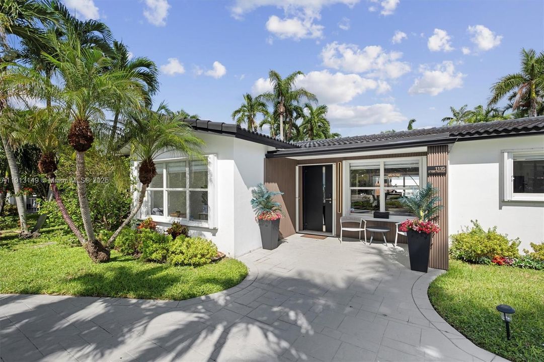 На продажу: $1,249,000 (5 спален, 3 ванн, 2502 Квадратных фут)