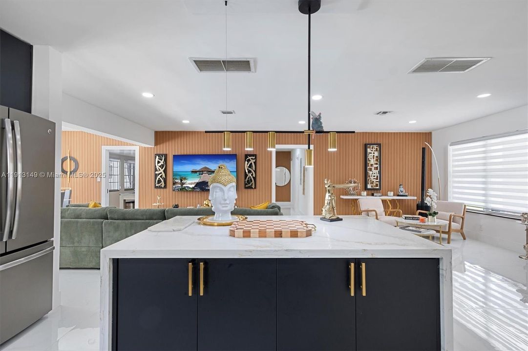 На продажу: $1,249,000 (5 спален, 3 ванн, 2502 Квадратных фут)