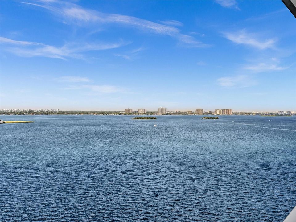 For Sale: $425,000 (2 beds, 2 baths, 1356 Square Feet)