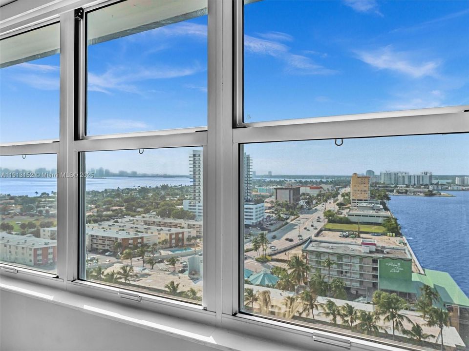 For Sale: $425,000 (2 beds, 2 baths, 1356 Square Feet)