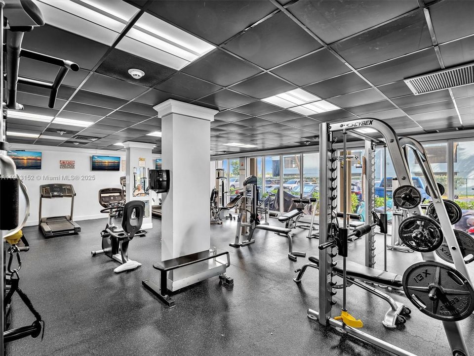 For Sale: $425,000 (2 beds, 2 baths, 1356 Square Feet)