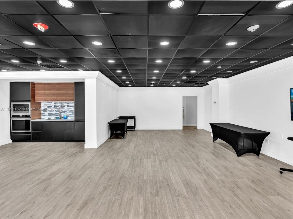 For Sale: $425,000 (2 beds, 2 baths, 1356 Square Feet)