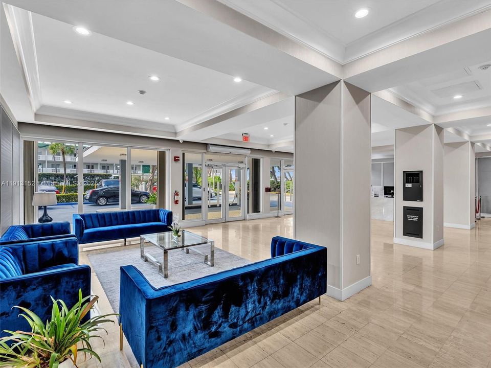 For Sale: $425,000 (2 beds, 2 baths, 1356 Square Feet)