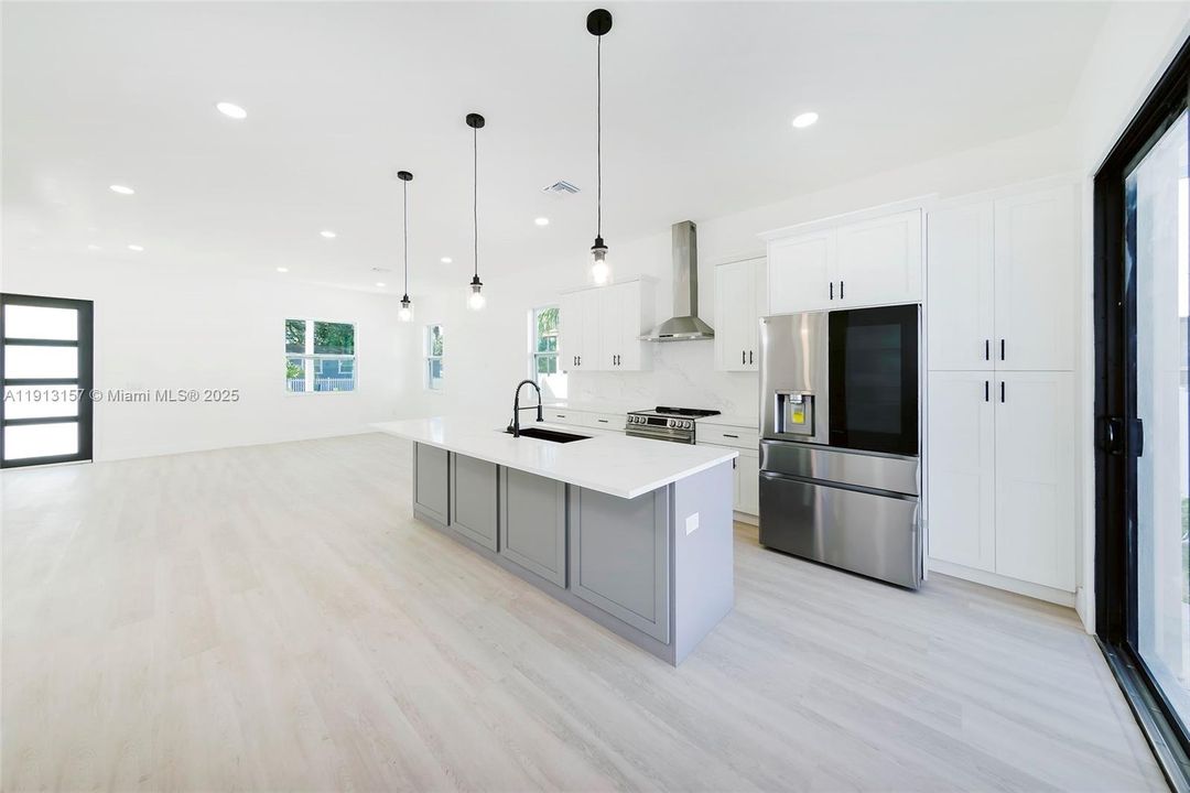 For Sale: $1,350,000 (5 beds, 3 baths, 2409 Square Feet)