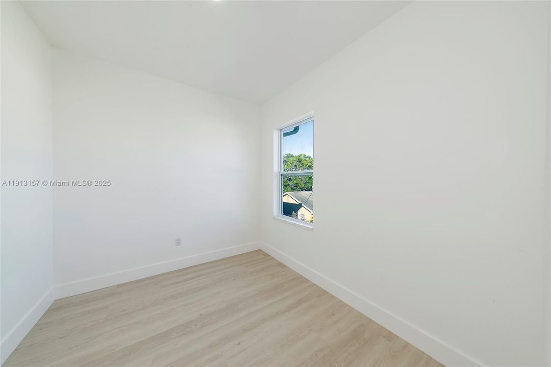 For Sale: $1,350,000 (5 beds, 3 baths, 2409 Square Feet)