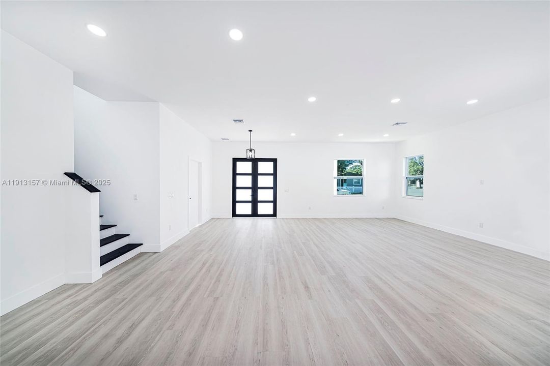 For Sale: $1,350,000 (5 beds, 3 baths, 2409 Square Feet)