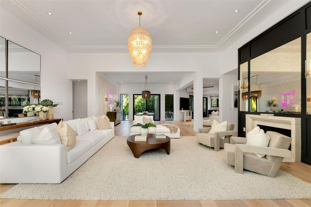 For Sale: $18,900,000 (9 beds, 8 baths, 7081 Square Feet)