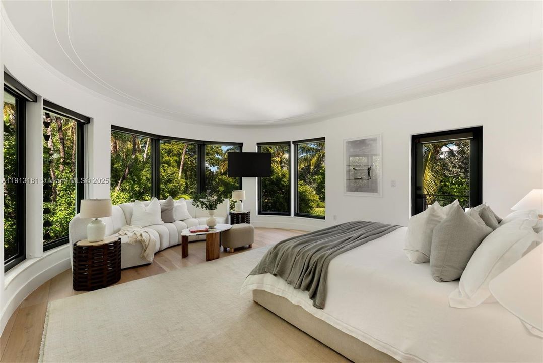 For Sale: $18,900,000 (9 beds, 8 baths, 7081 Square Feet)