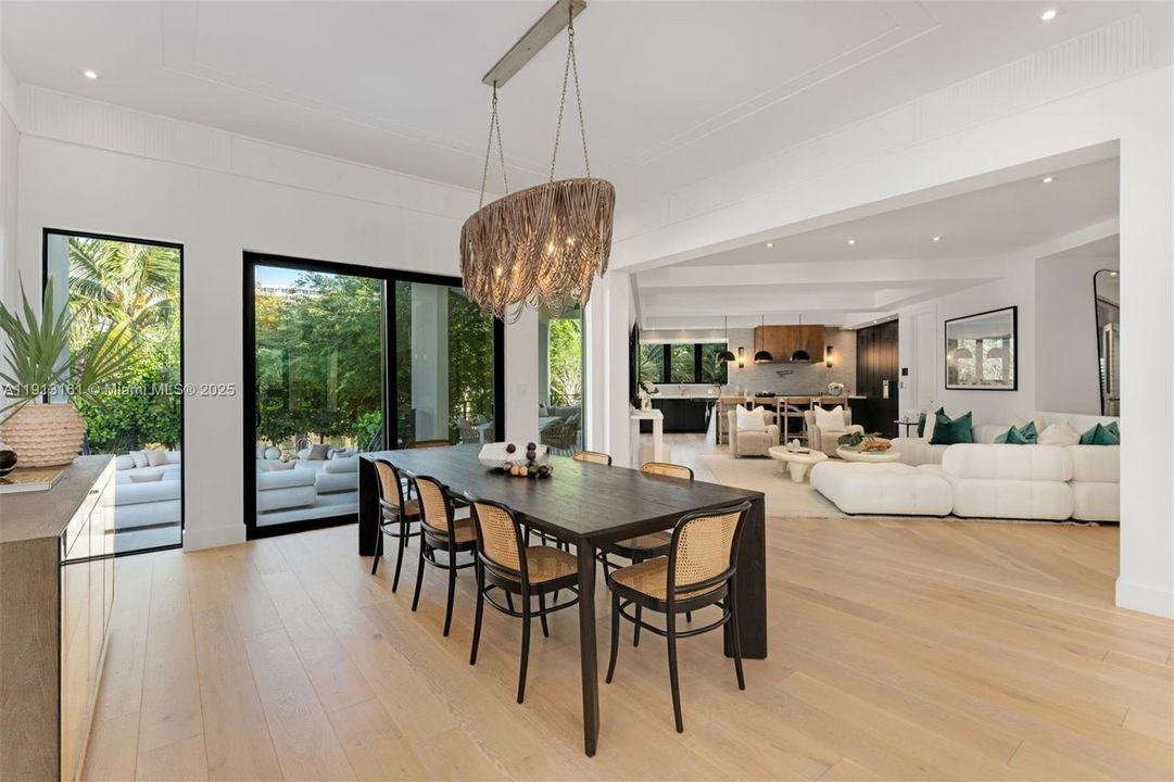 For Sale: $18,900,000 (9 beds, 8 baths, 7081 Square Feet)